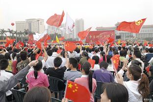 利物浦进球球迷闯入庆祝！努涅斯狂拍头，科纳特扔帽子！